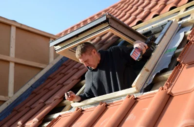 Pose de fenêtres de toit Velux à Trigance